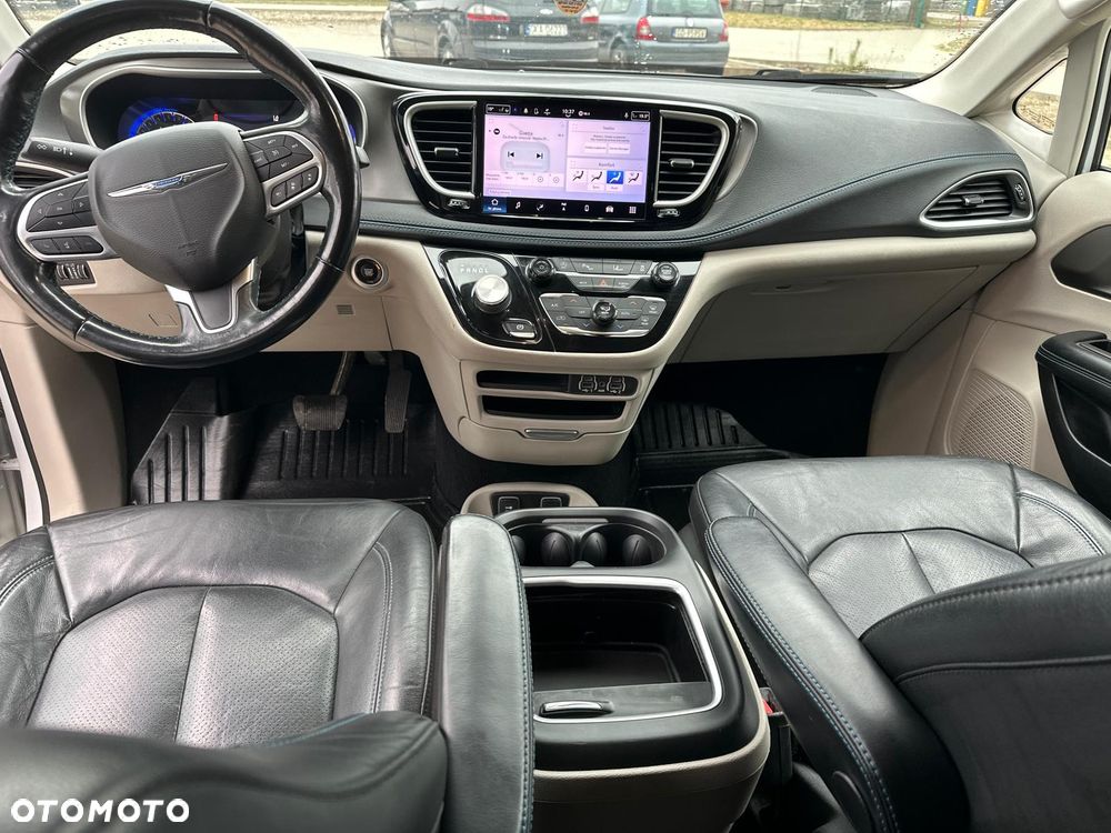 Chrysler Pacifica - 13