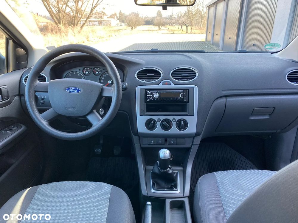 Ford Focus 1.4 16V Trend - 21