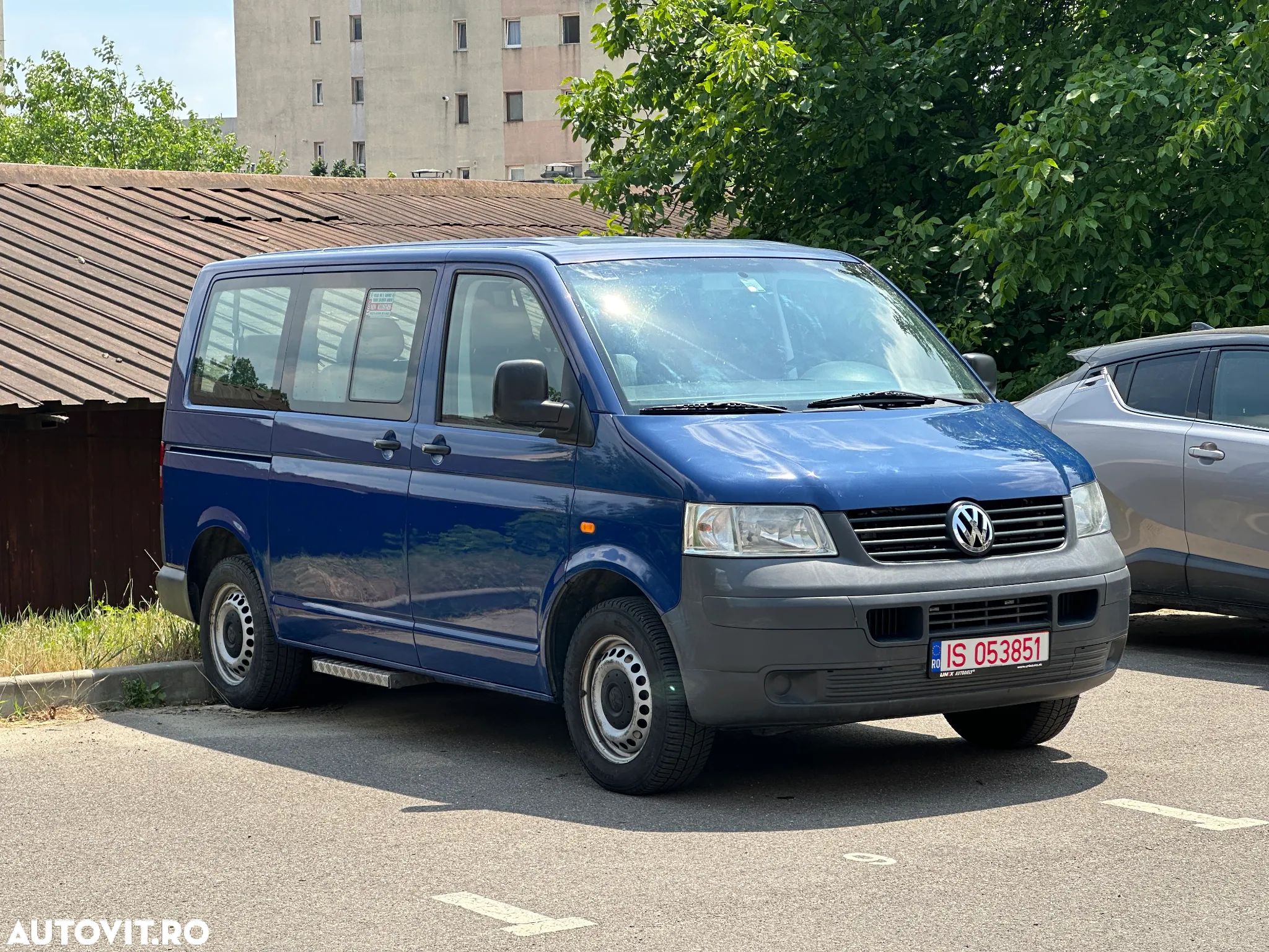 Volkswagen Transporter - 1