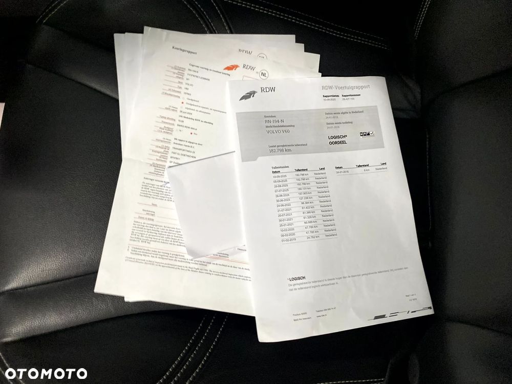 Volvo V60 D3 Momentum - 25