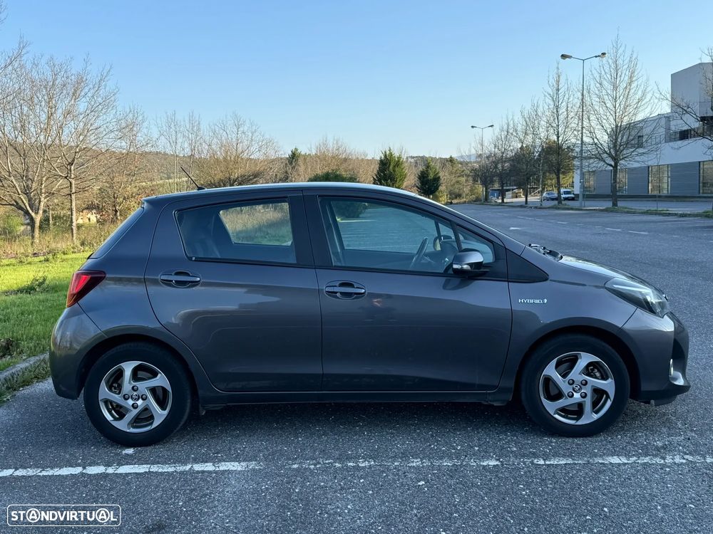 Toyota Yaris 1.5 HSD Comfort+P.Techno - 3