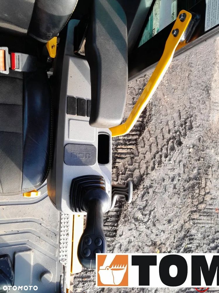 JCB 150X  HD 2021R 17 TON - 32