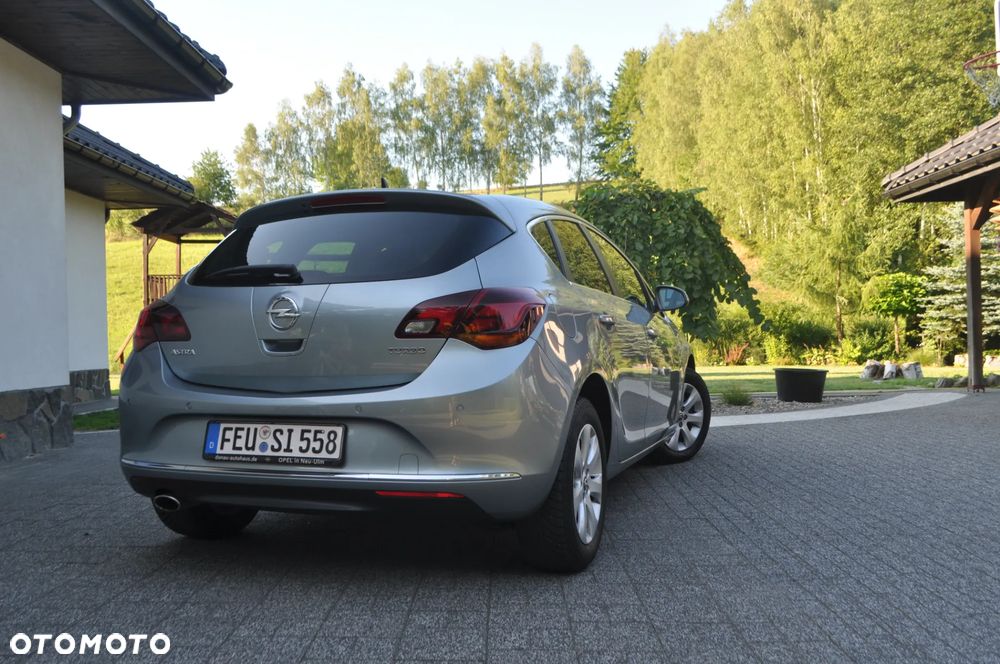 Opel Astra 1.4 Turbo Exklusiv - 9