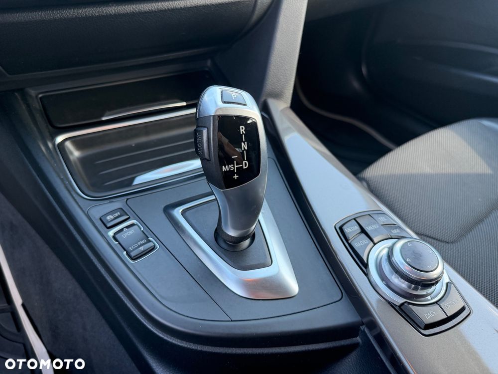 BMW Seria 3 316i Modern Line - 25