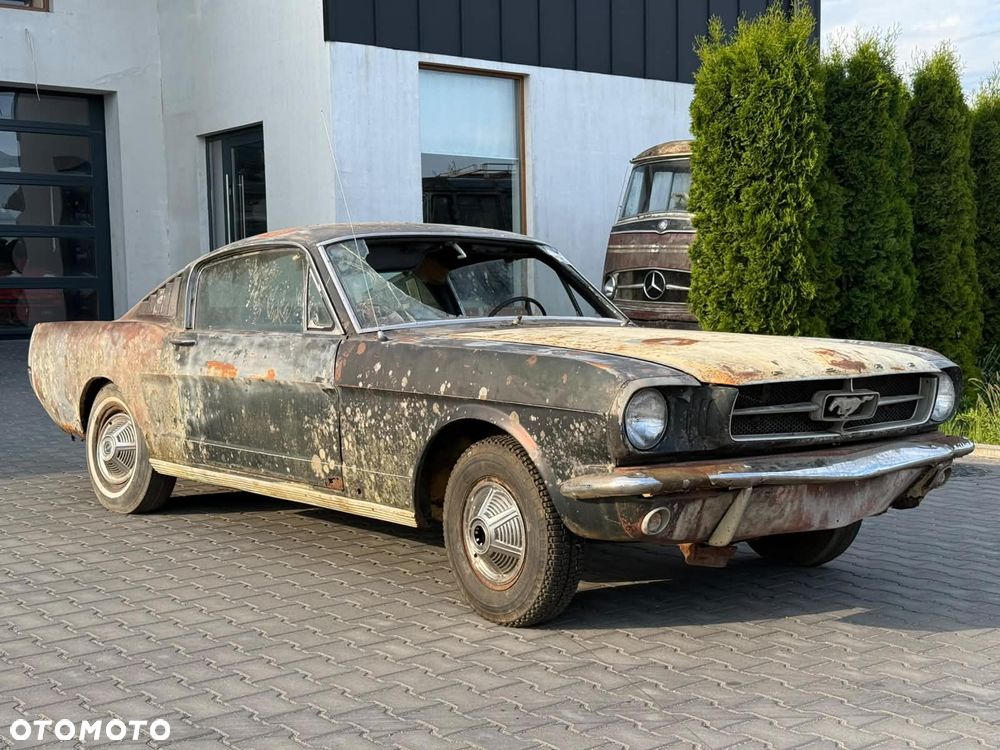 Ford Mustang - 2