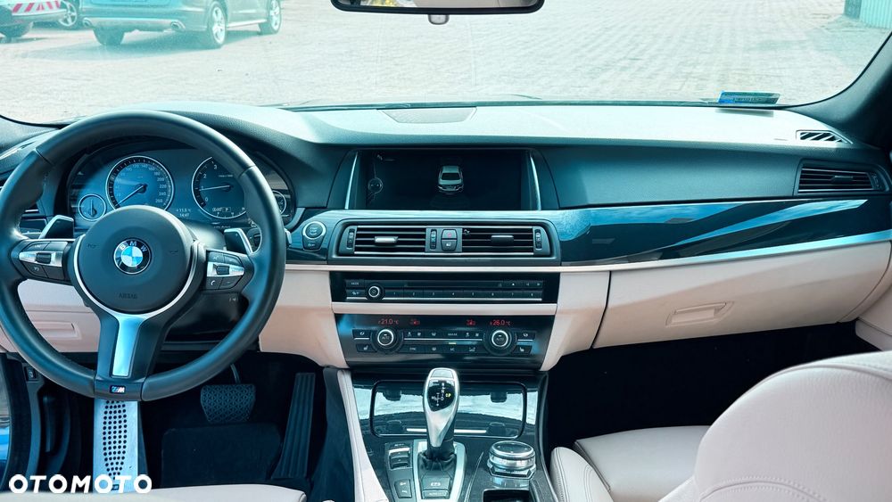 BMW Seria 5 528i xDrive Sport-Aut Luxury Line - 23