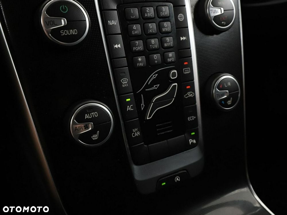 Volvo V40 T3 Geartronic Momentum - 28