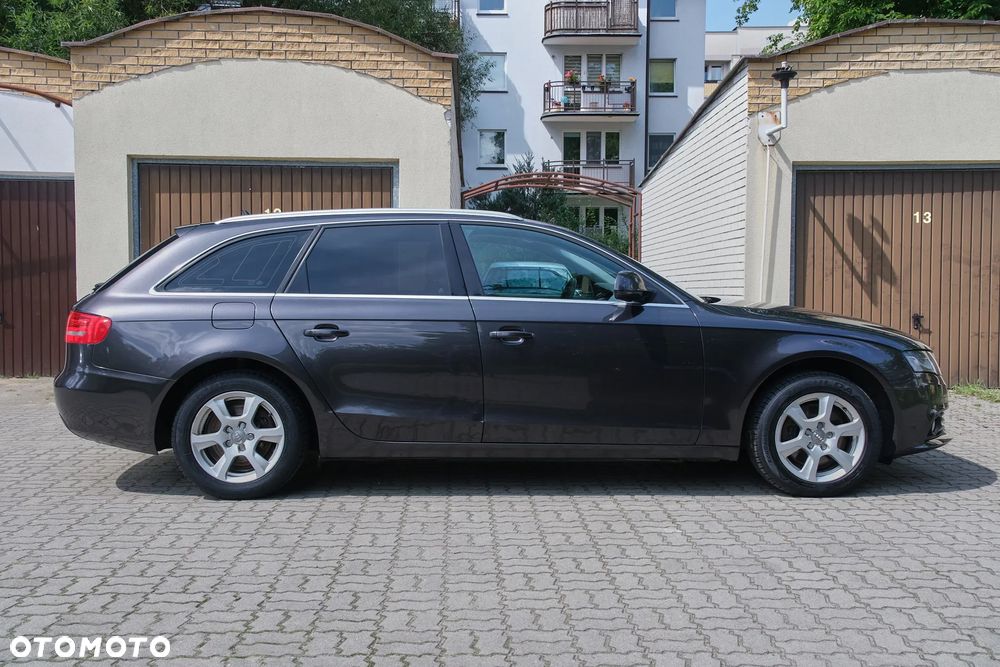 Audi A4 Avant - 9
