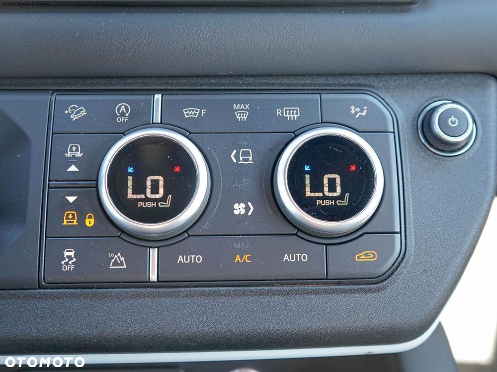 Land Rover Defender - 17