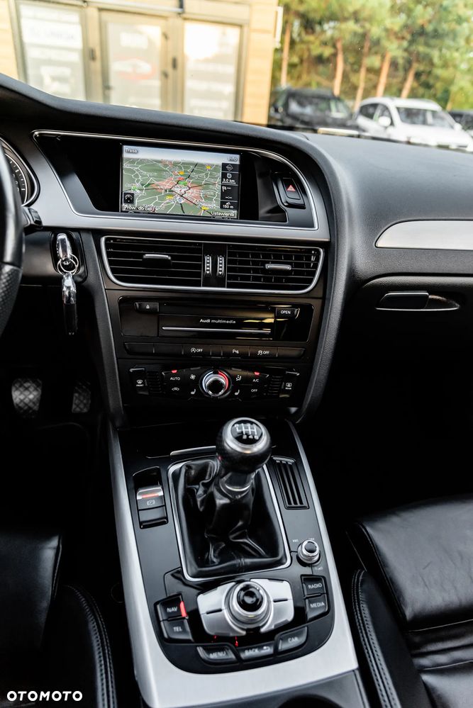 Audi A4 Avant 2.0 TDI DPF clean diesel S line Sportpaket - 39