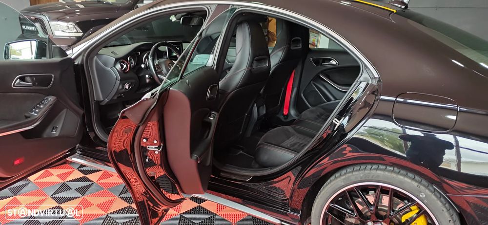 Mercedes-Benz CLA 45 AMG 4Matic Speedshift DCT 7G - 24