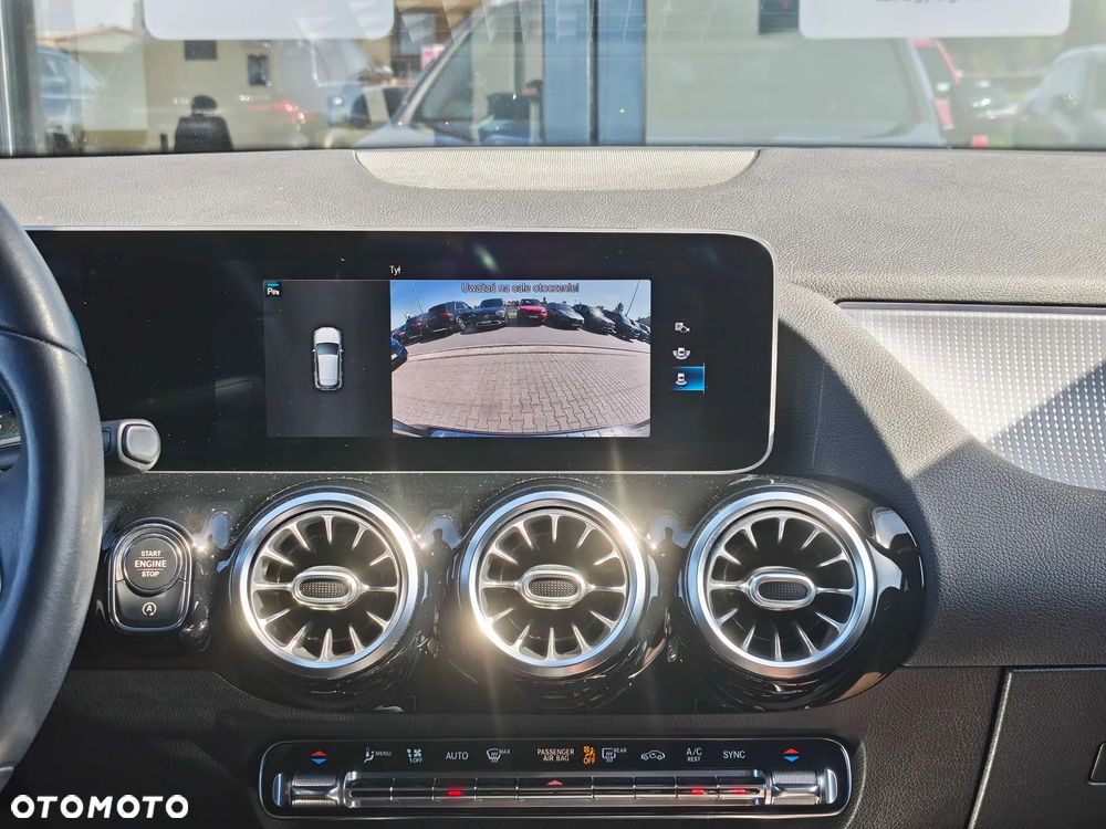 Mercedes-Benz GLA 200 Business Edition - 21