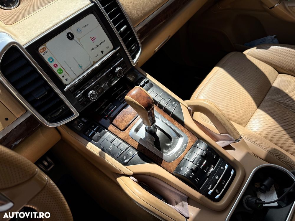 Porsche Cayenne - 21