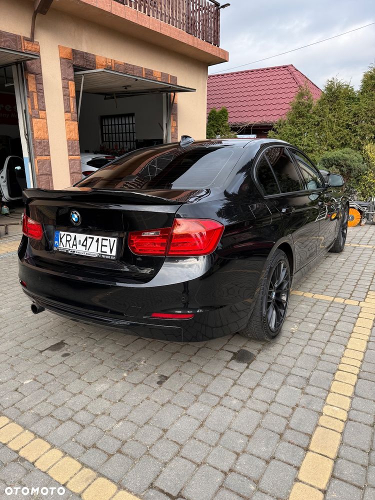 BMW Seria 3 320i xDrive Sport Line - 3