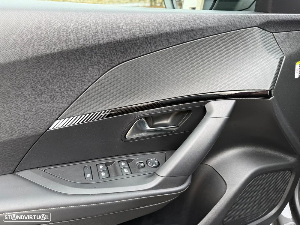 Peugeot 2008 1.2 PureTech Allure Pack - 11