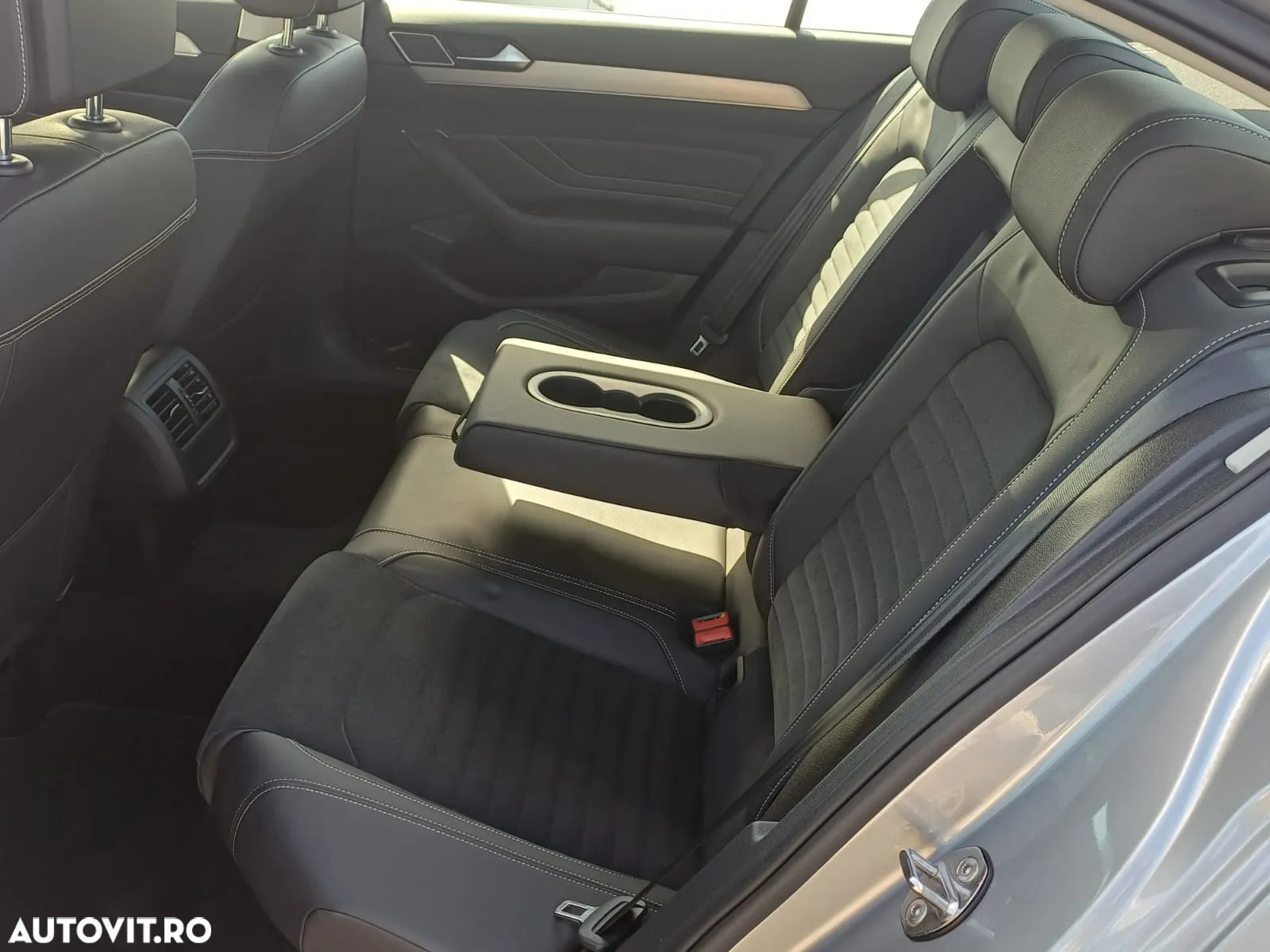 Volkswagen Passat 2.0 TDI DSG Highline - 8