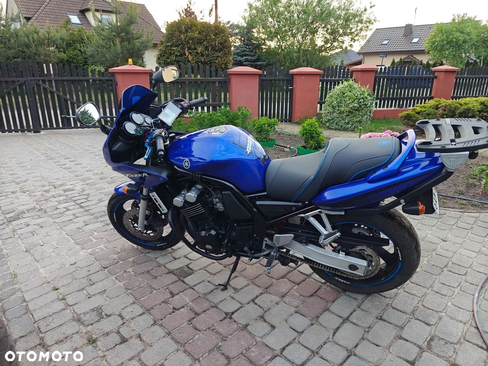 Yamaha FZS - 6