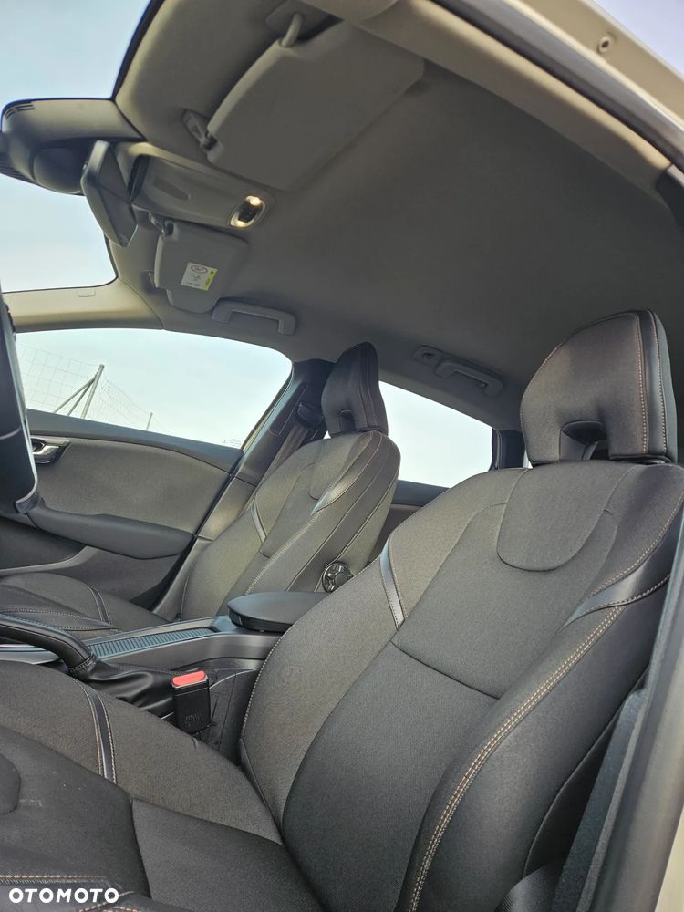 Volvo V40 T3 Drive-E Momentum - 29