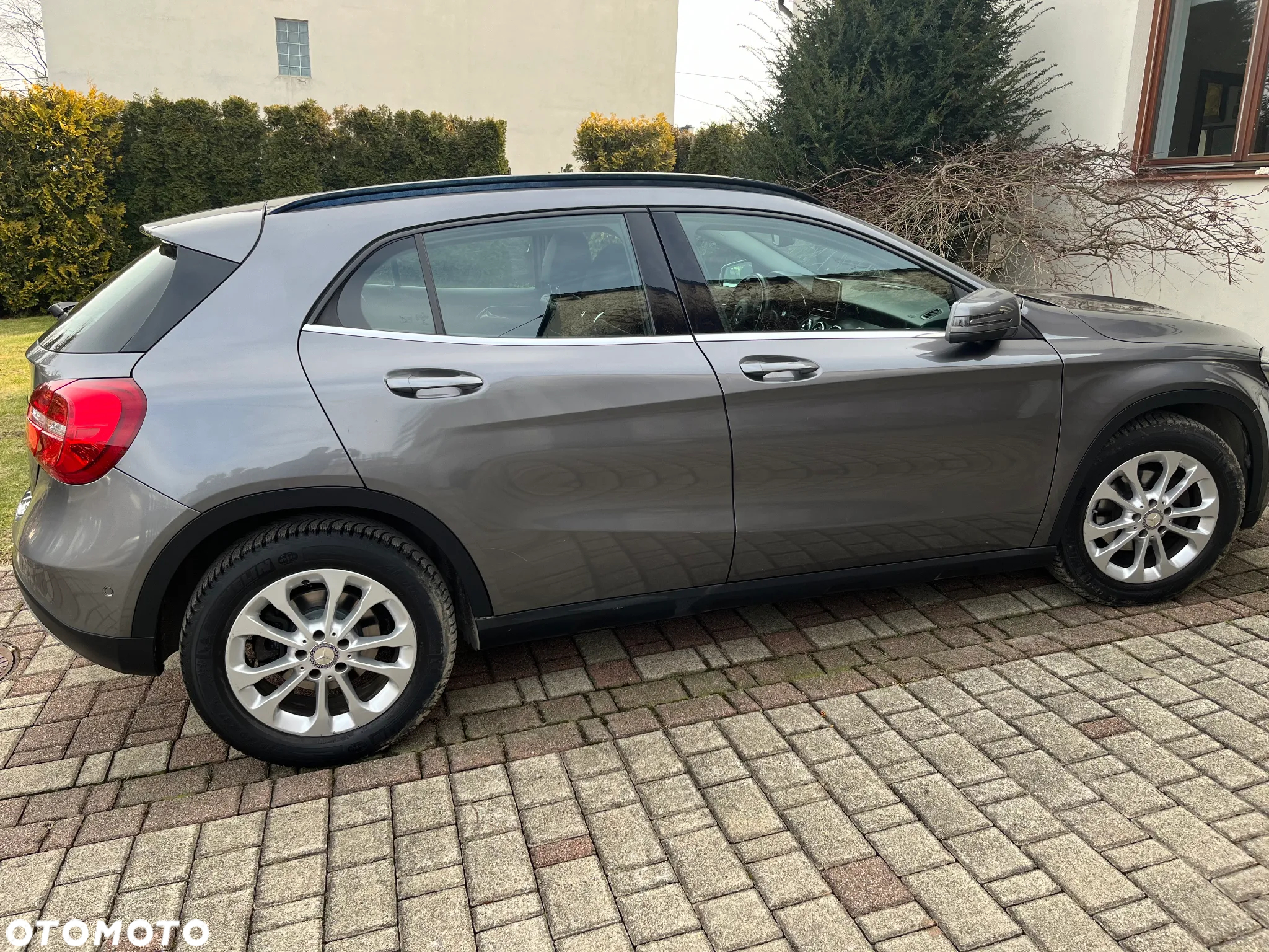 Mercedes-Benz GLA - 2
