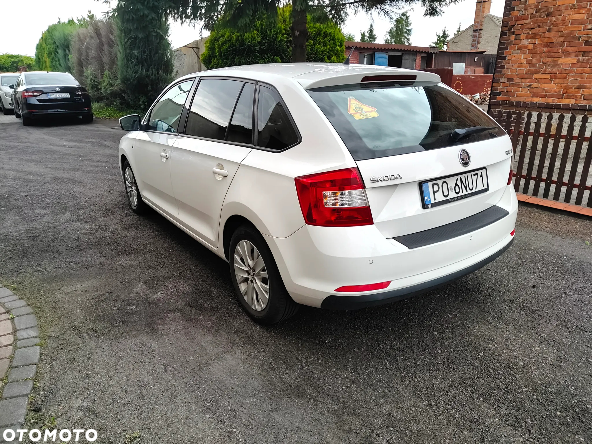 Skoda RAPID 1.2 Ambition Max - 4