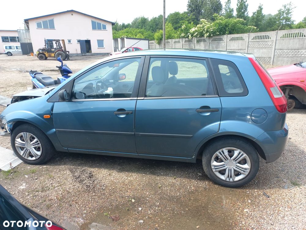 Ford Fiesta MK6 1.25 benzyna 03r U2 wszystkie części maska drzwi lampa - 2