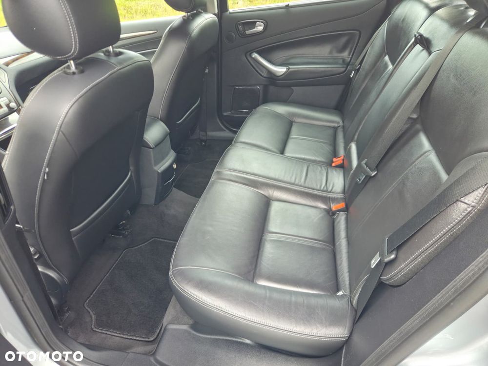 Ford Mondeo 1.8 TDCi Ghia - 11