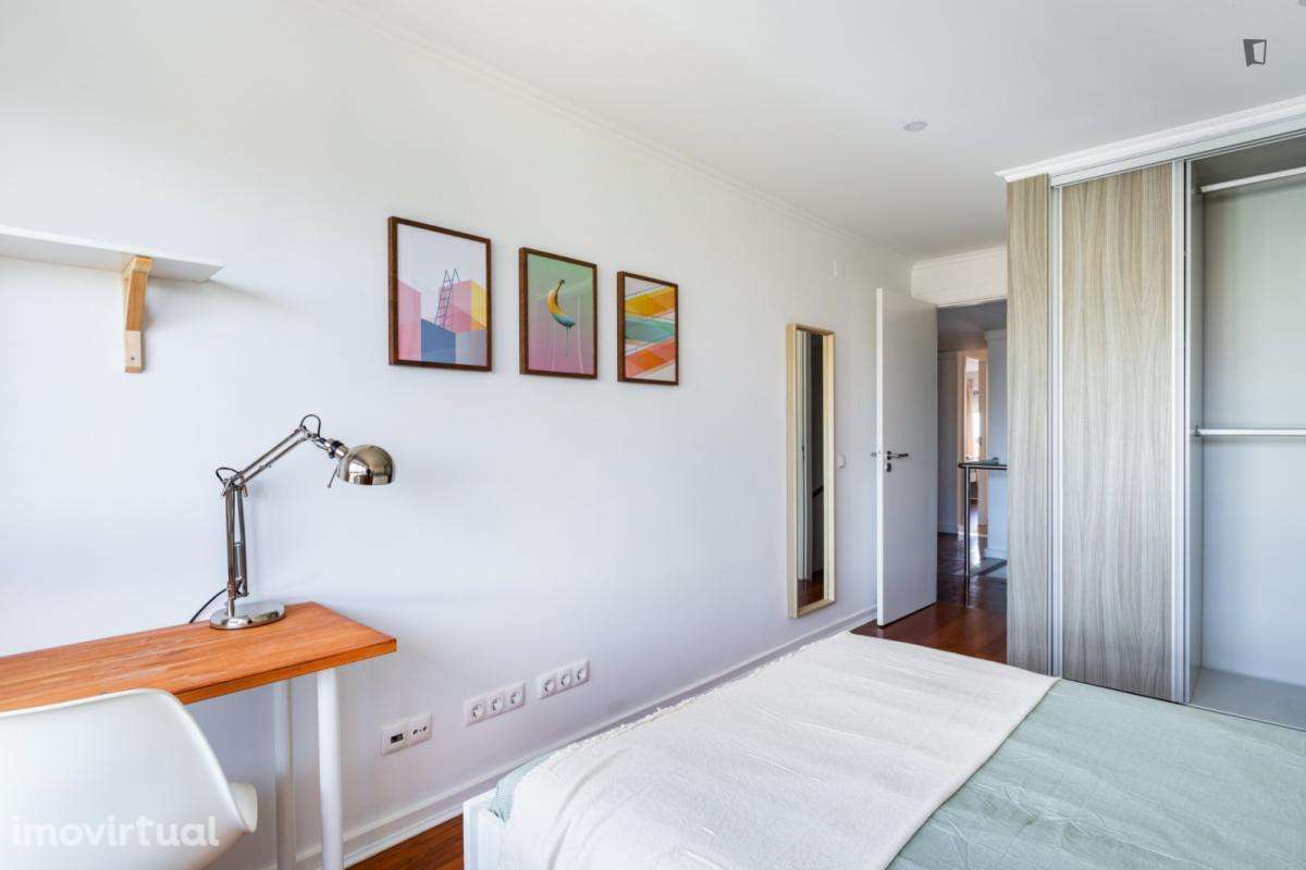 Quarto - localizado em Olaias Lisbon - Grande imagem: 4/15