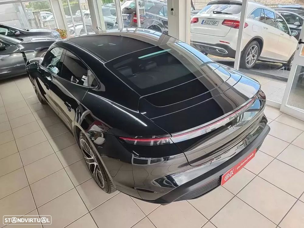 Porsche Taycan 4S - 37
