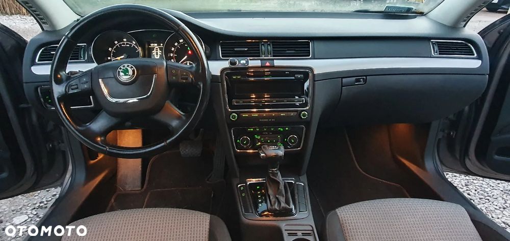 Skoda Superb 1.8 TSI Ambition DSG - 16
