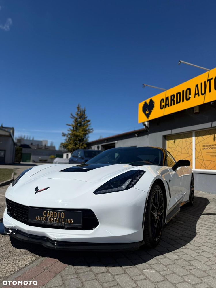 Chevrolet Corvette - 22