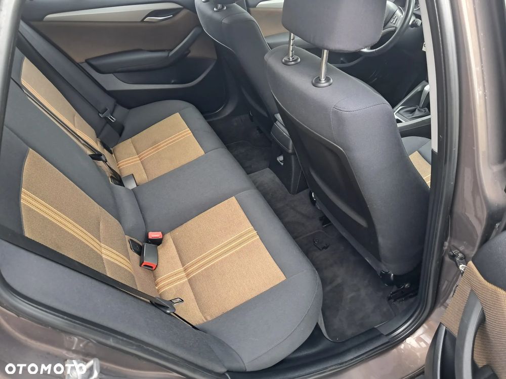 BMW X1 sDrive18i - 10