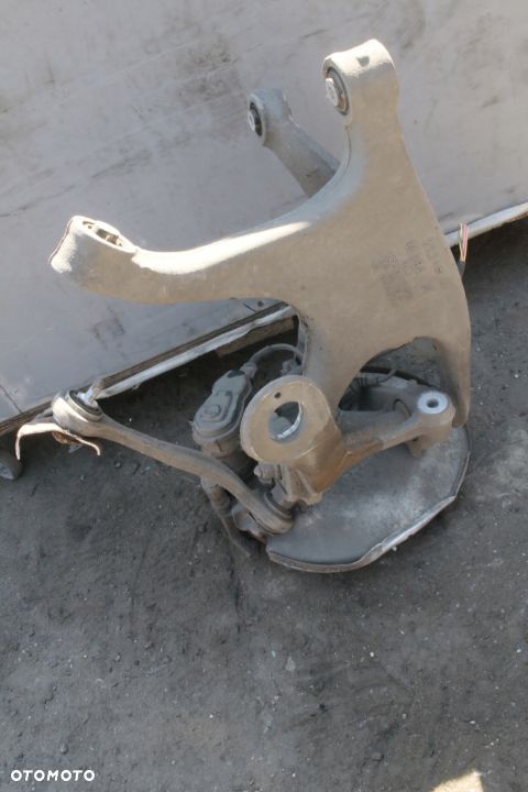 wahacz prawy tył Audi A4 B8 2.7 TDI - 5