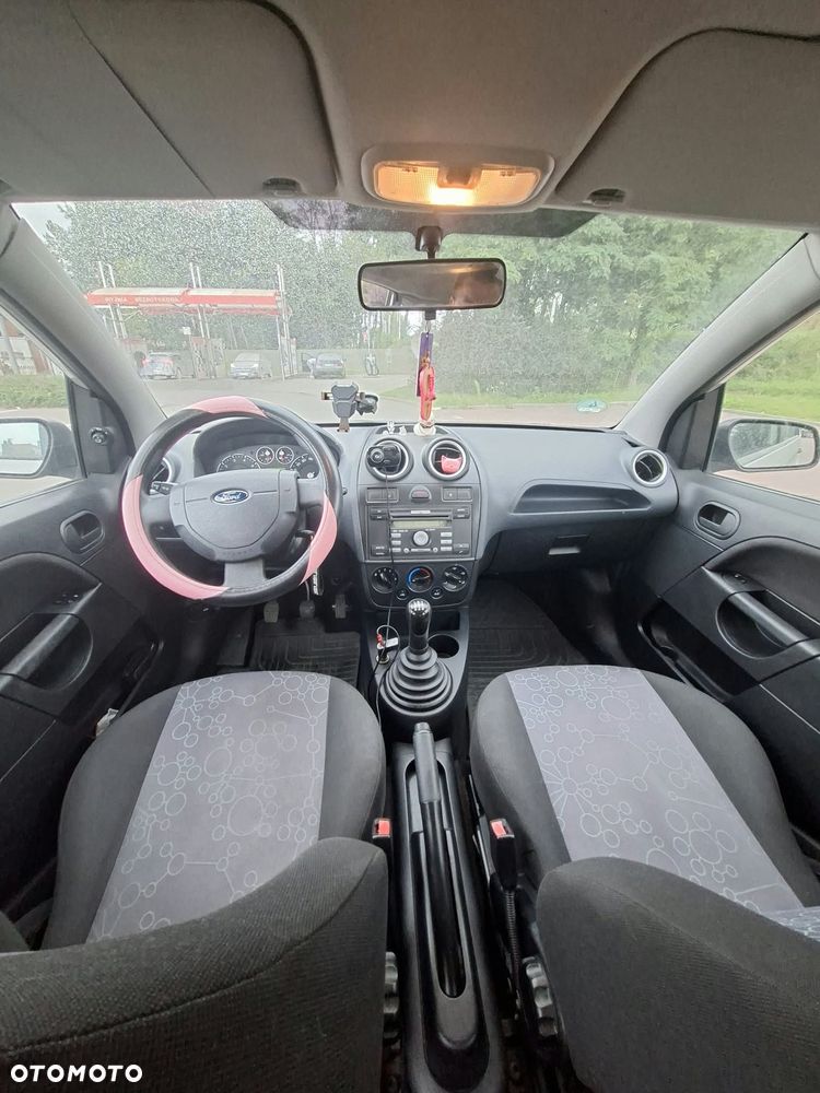 Ford Fiesta - 7