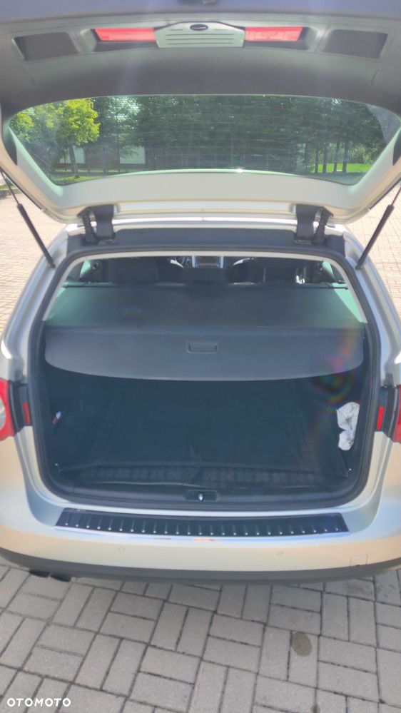 Volkswagen Passat - 8