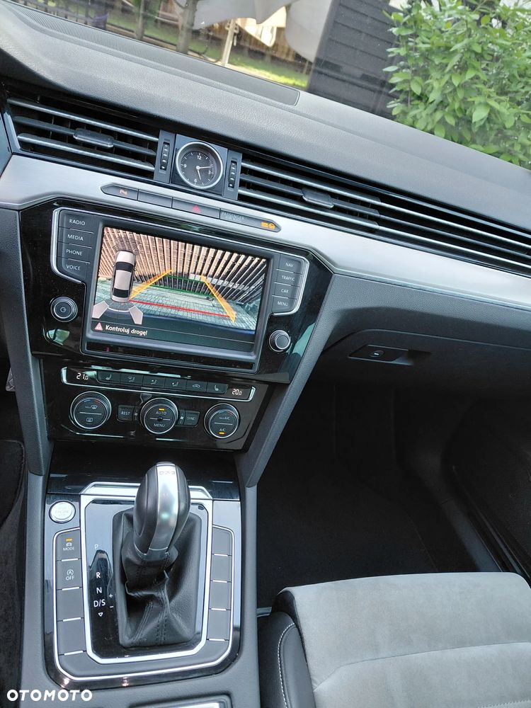Volkswagen Passat 2.0 TDI SCR DSG Highline - 4