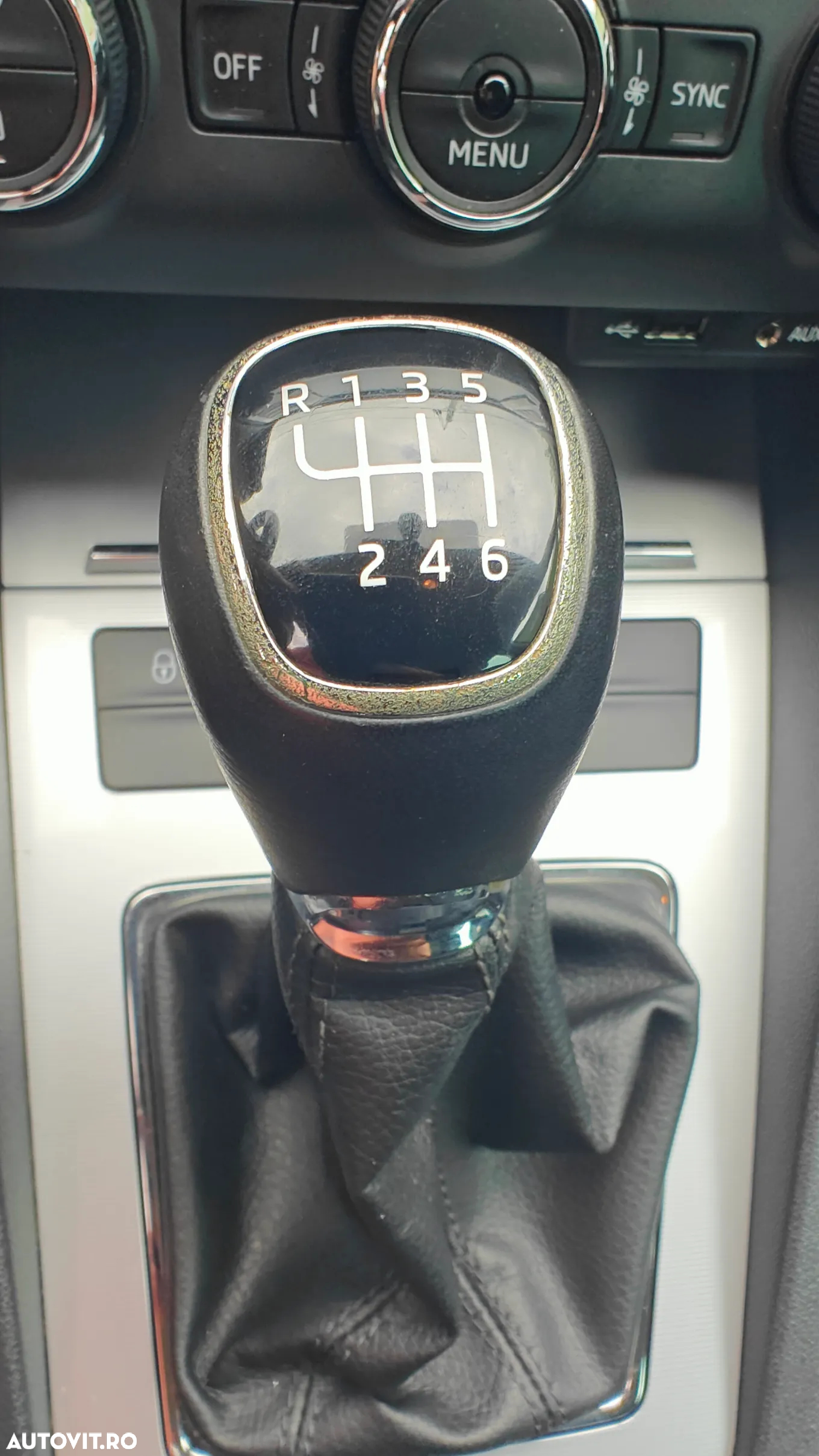 Skoda Octavia 2.0 TDI ELEGANCE - 8