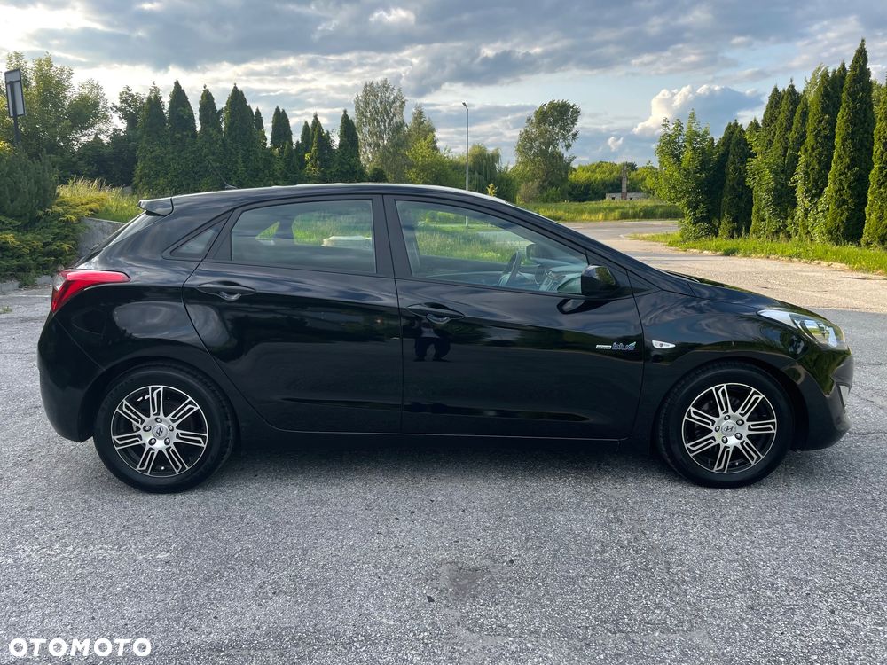 Hyundai i30 blue 1.6 CRDi Style - 28
