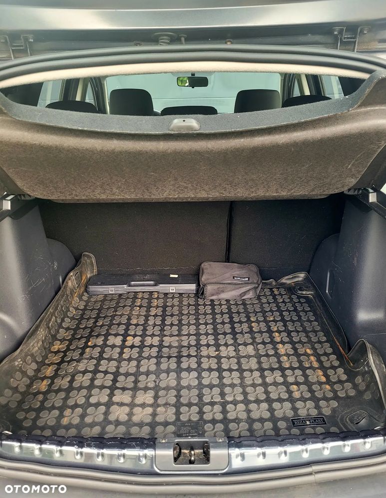 Dacia Duster 1.6 SCe Access S&S - 10