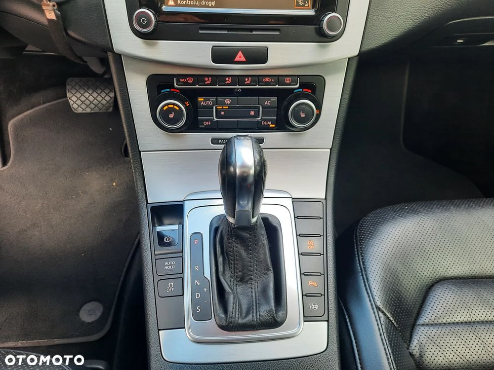 Volkswagen Passat 2.0 TDI Highline DSG - 31