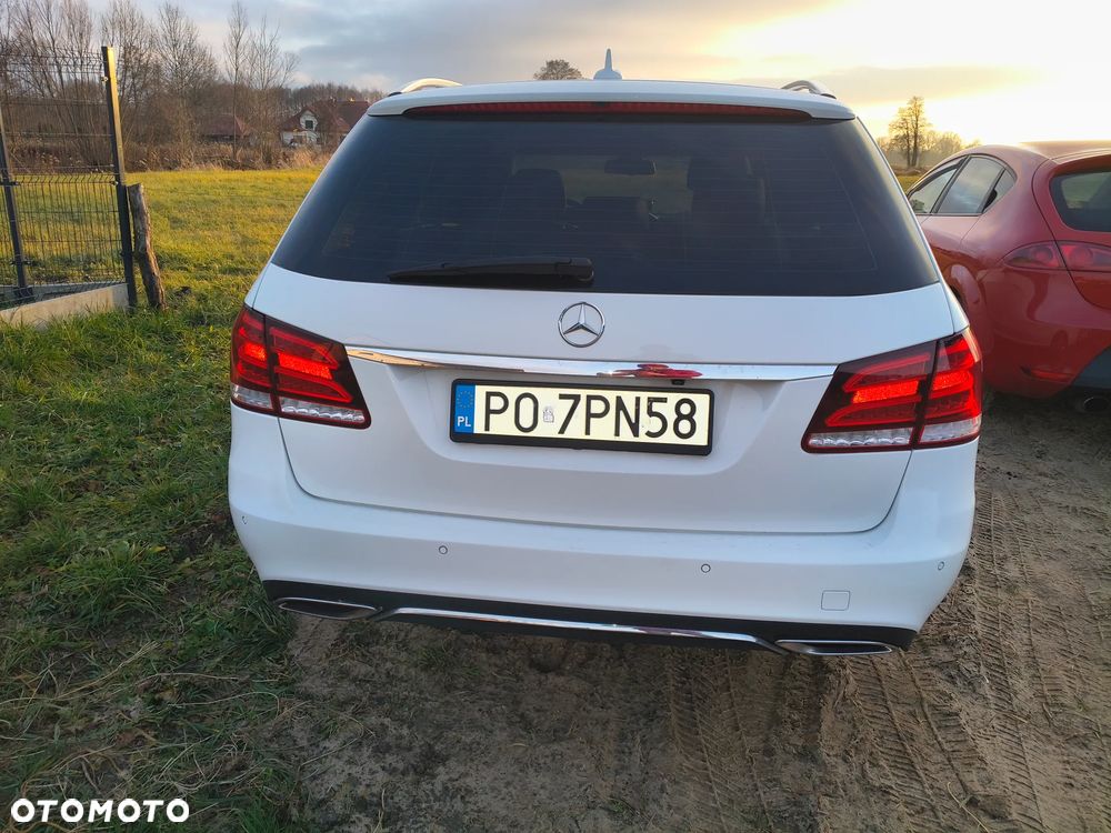Mercedes-Benz Klasa E 200 BlueTEC 7G-TRONIC Elegance - 4