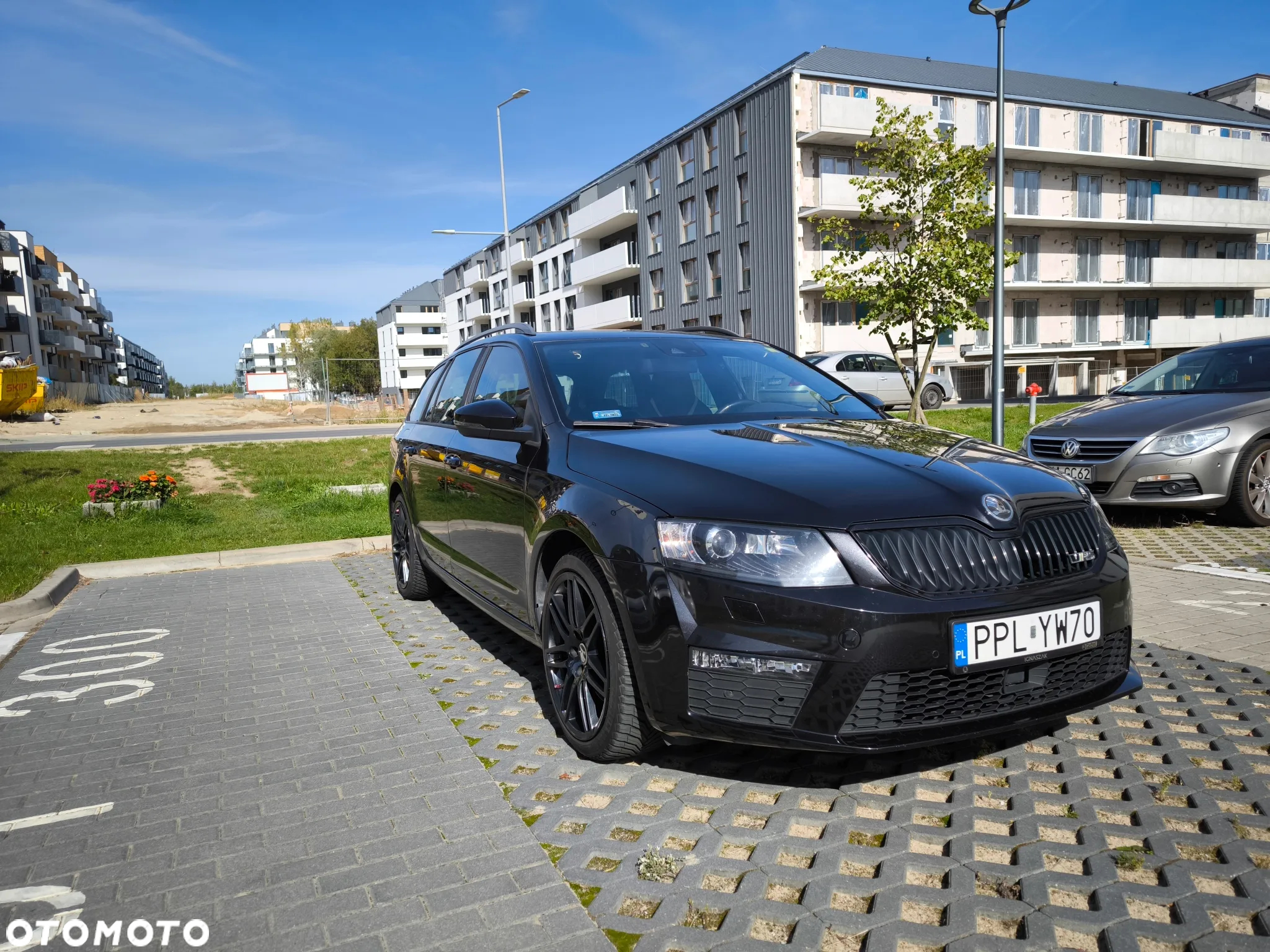 Skoda Octavia Combi 2.0 TDI DSG RS - 2