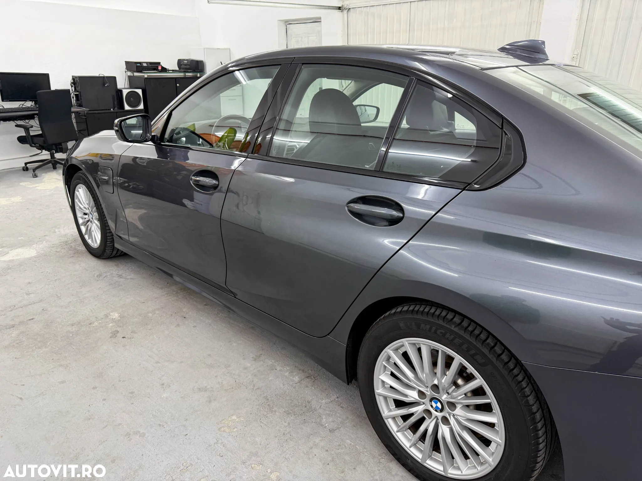 BMW Seria 3 330e Aut. Sport Line - 23