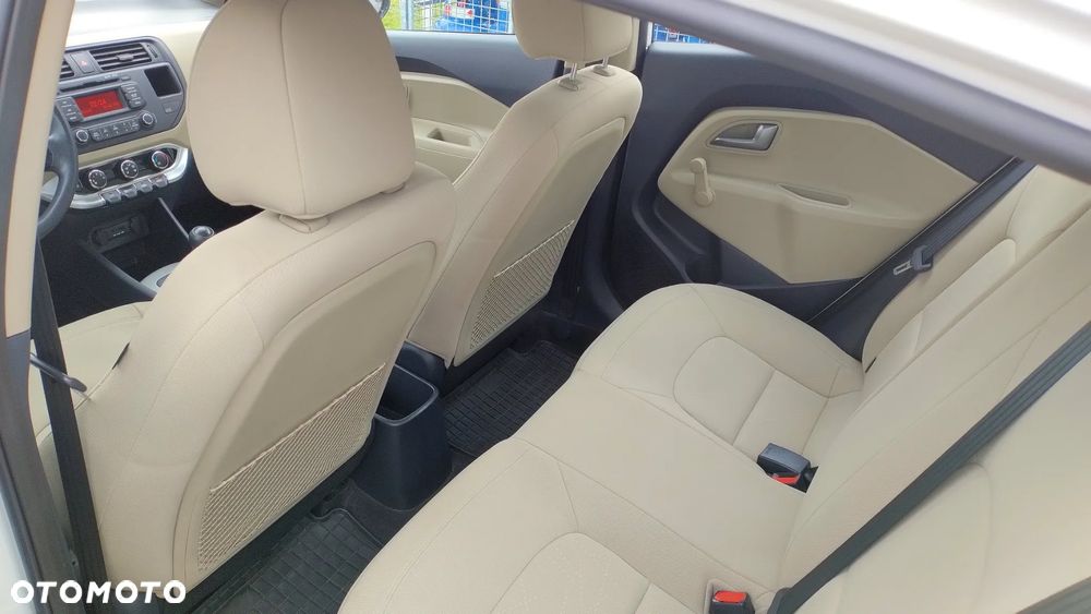 Kia Rio 1.2 M - 17