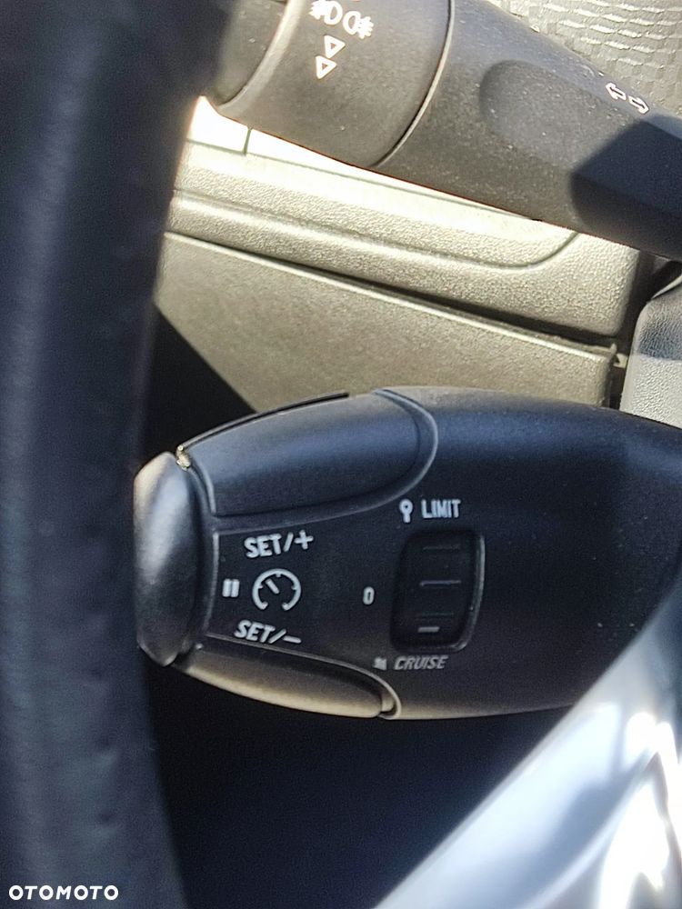 Peugeot 208 1.2 VTi Allure - 18