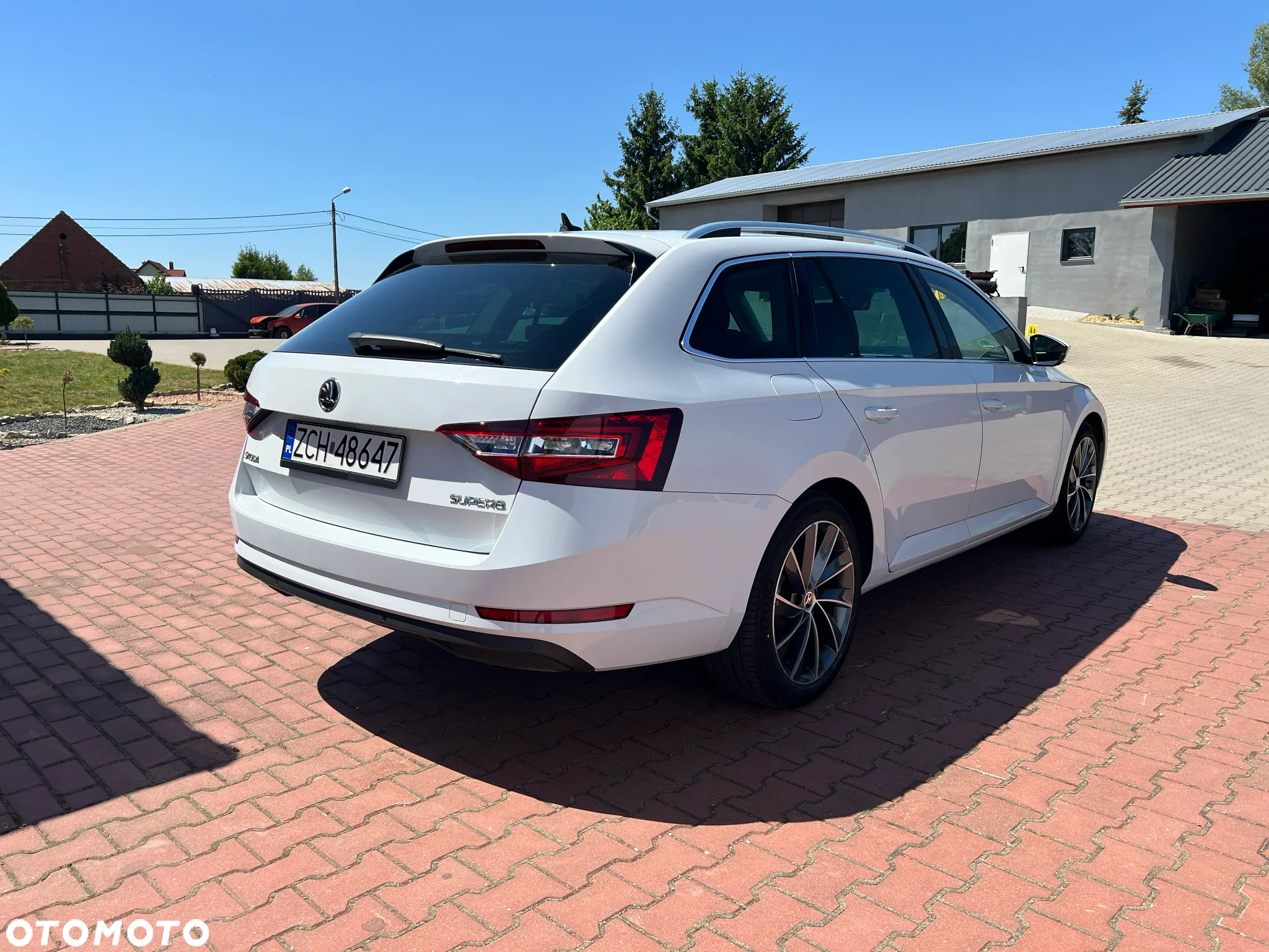 Skoda Superb Combi 2.0 TDI DSG L&K - 6