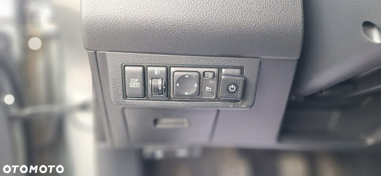 Nissan Tiida - 15