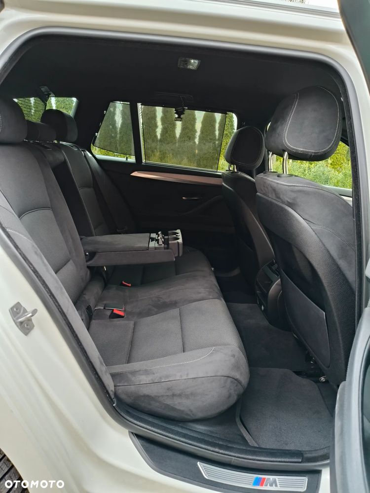 BMW Seria 5 525d xDrive - 34