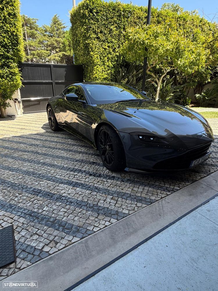 Aston Martin Vantage Coupe 2021 photo 2