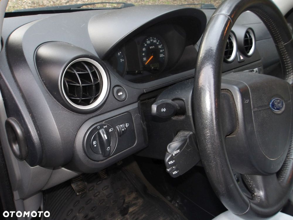 Ford Fiesta 1.4 Ghia - 19