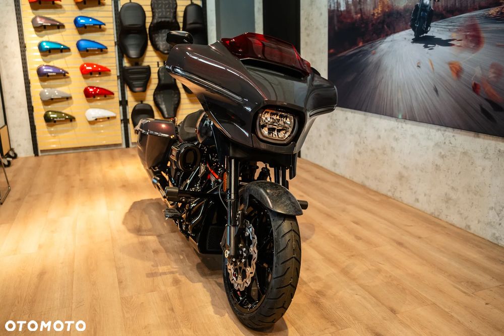 Harley-Davidson CVO Street Glide - 4